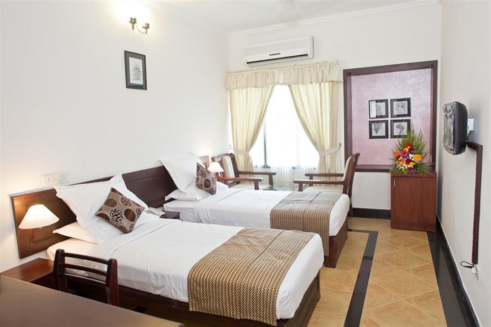 Hotel Pookodans International Kondotty Exterior foto
